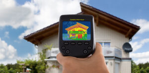 Test thermographie d'extérieur sur une maison, à l'aide d'une caméra thermique