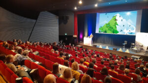 Salle pleine à l'occasion des Assises du Tourisme Haute Maurienne Vanoise 2024